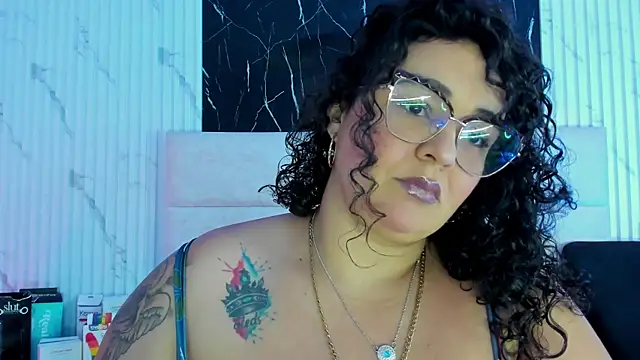 Snapshot of Reginavegaa chatting on 09.19.25 Reginavegaa online show from 09.19.25