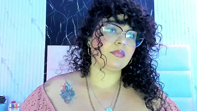 Snapshot of Reginavegaa chatting on 10.08.25 Reginavegaa online show from 10.08.25