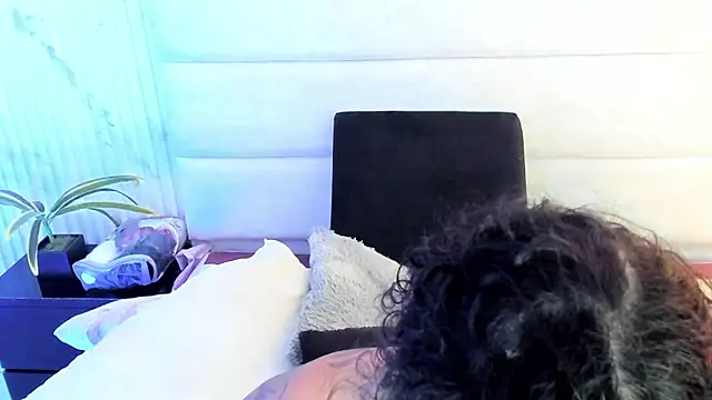 Snapshot of Reginavegaa chatting on 12.03.25 Reginavegaa online show from 12.03.25