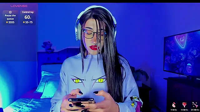 Snapshot of Lararose01 chatting on 12.12.24 Lararose01 online show from 12.12.24