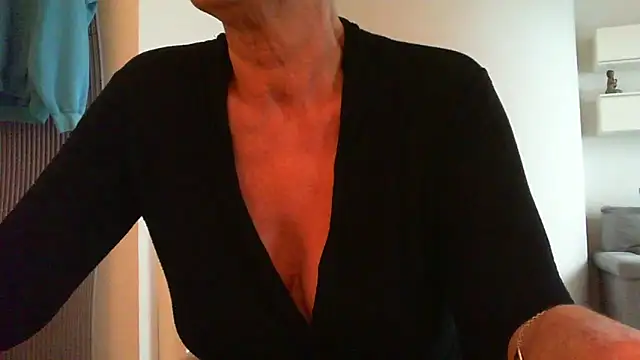 Snapshot of __Angel78__ chatting on 10.05.25 Angel78 online show from 10.05.25