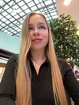 mur girl online show from 12.03.24