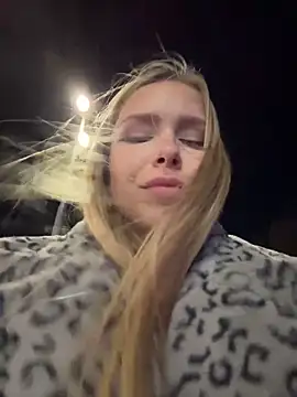 mur girl online show from 12.11.24