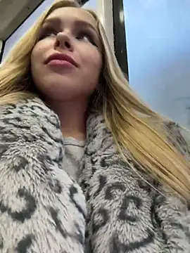 mur girl online show from 12.19.24