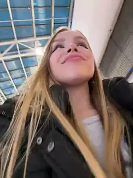 mur girl online show from 12.28.24