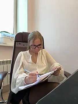 mur girl online show from 02.20.25