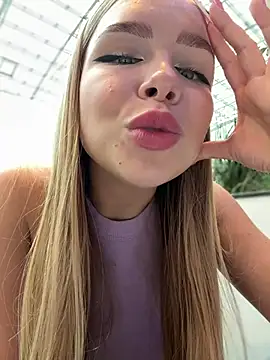 mur girl online show from 02.28.25