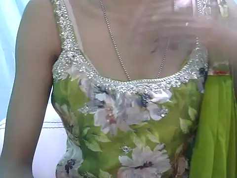 MAAYRA 09 online show from 06.23.26