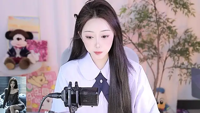 Snapshot of Arwyn-rr chatting on 03.06.25 Arwyn-rr online show from 03.06.25