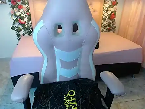 Snapshot of NathaliaSweet_11 chatting on 12.27.24 NathaliaSweet 11 online show from 12.27.24