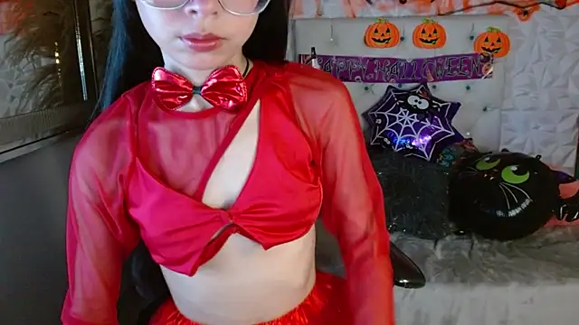 Snapshot of NathaliaSweet_11 chatting on 10.31.25 NathaliaSweet 11 online show from 10.31.25