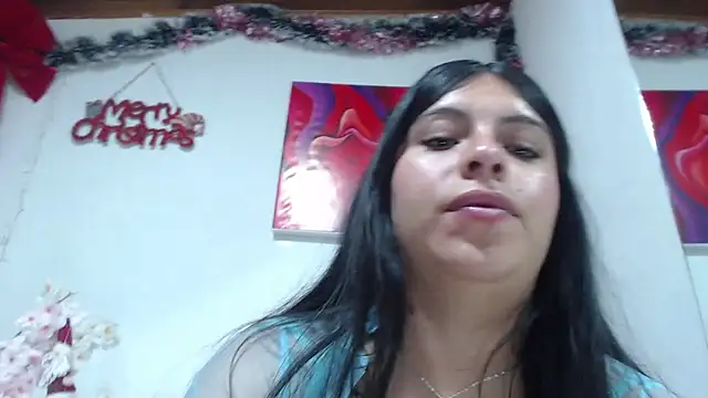 Snapshot of Naia_x chatting on 12.26.24 Naia x online show from 12.26.24