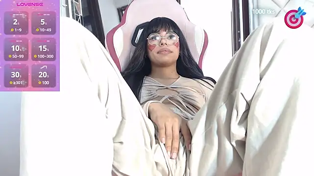 Snapshot of DannaDooll99 chatting on 02.03.25 DannaDooll99 online show from 02.03.25