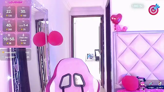 Snapshot of DannaDooll99 chatting on 02.28.25 DannaDooll99 online show from 02.28.25