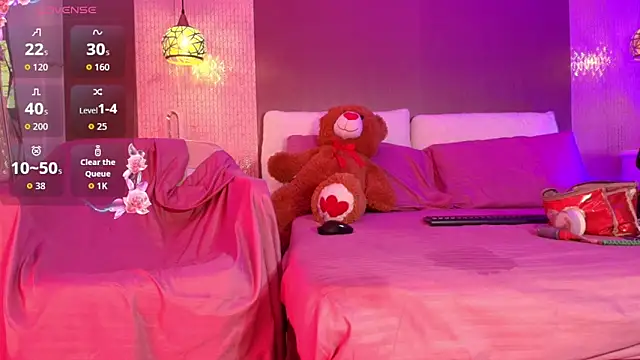 Snapshot of DannaDooll99 chatting on 09.15.25 DannaDooll99 online show from 09.15.25