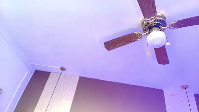 Snapshot of DannaDooll99 chatting on 11.04.25 DannaDooll99 online show from 11.04.25