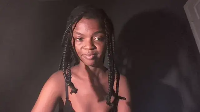 Snapshot of BlissTheeSiren chatting on 09.27.25 BlissTheeSiren online show from 09.27.25