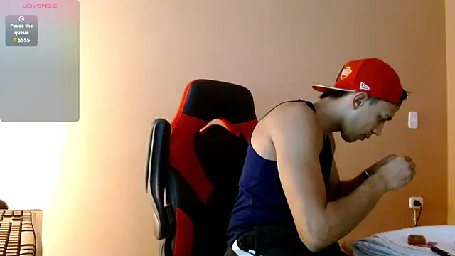 karlgiles  online show from 01.10.25