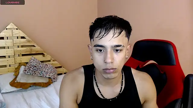 karlgiles  online show from 03.15.25