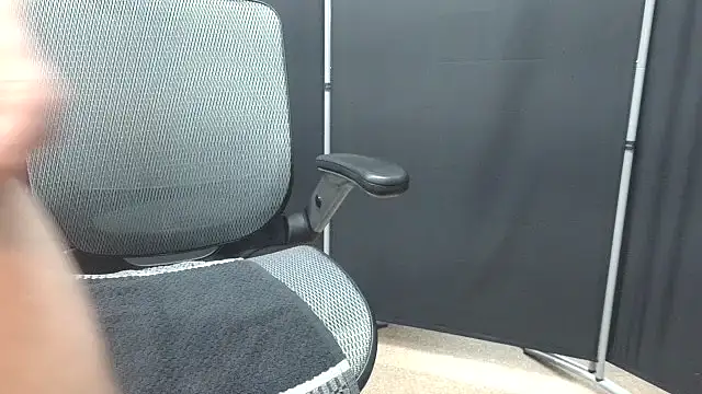 Snapshot of ThickCockLover2 chatting on 10.09.25 ThickCockLover2 online show from 10.09.25