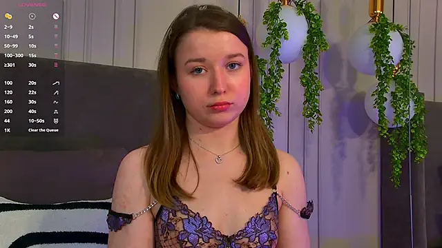 Snapshot of MichelleHaynes chatting on 02.02.25 MichelleHaynes online show from 02.02.25