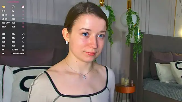 Snapshot of MichelleHaynes chatting on 03.02.25 MichelleHaynes online show from 03.02.25