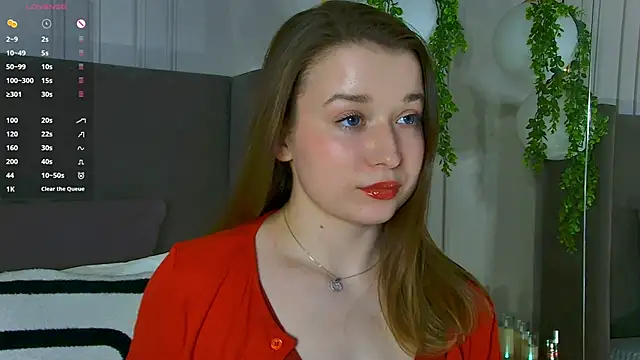 Snapshot of MichelleHaynes chatting on 03.04.25 MichelleHaynes online show from 03.04.25