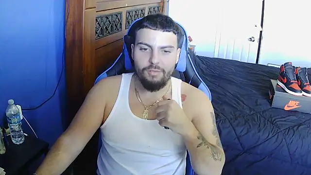 Snapshot of MasterKvn chatting on 02.12.25 MasterKvn online show from 02.12.25