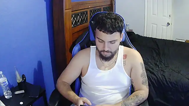 Snapshot of MasterKvn chatting on 02.22.25 MasterKvn online show from 02.22.25