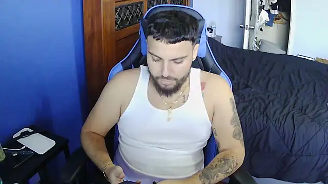 Snapshot of MasterKvn chatting on 03.04.25 MasterKvn online show from 03.04.25