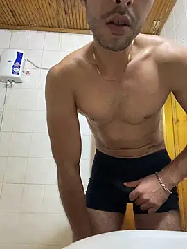 Snapshot of diege72 chatting on 10.27.25 diege72 online show from 10.27.25