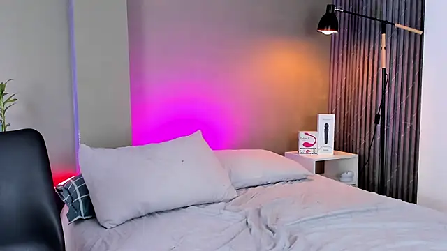 Snapshot of conielaurenth chatting on 01.26.25 conielaurenth online show from 01.26.25