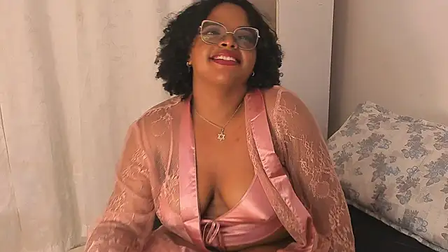 Snapshot of conielaurenth chatting on 11.14.25 conielaurenth online show from 11.14.25