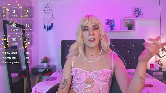 Snapshot of Nyx__Blackwood chatting on 12.30.24 Nyx Blackwood online show from 12.30.24