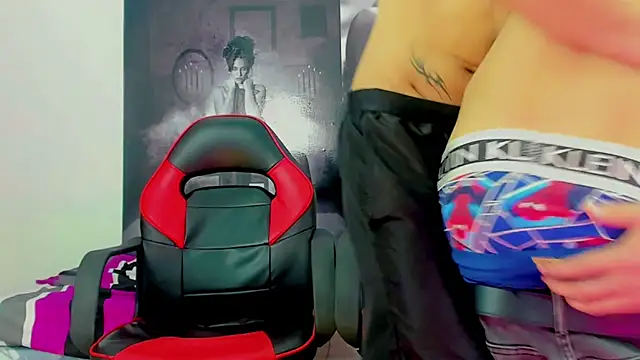 Snapshot of migueyalejo_teens chatting on 12.10.24 migueyalejo teens online show from 12.10.24