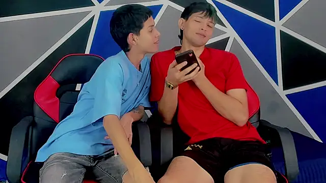 Snapshot of migueyalejo_teens chatting on 02.02.25 migueyalejo teens online show from 02.02.25