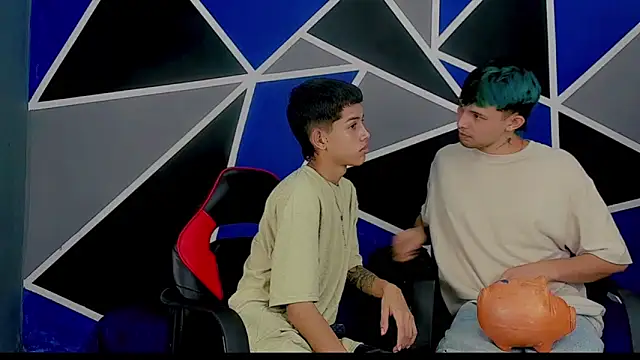 Snapshot of migueyalejo_teens chatting on 02.21.25 migueyalejo teens online show from 02.21.25