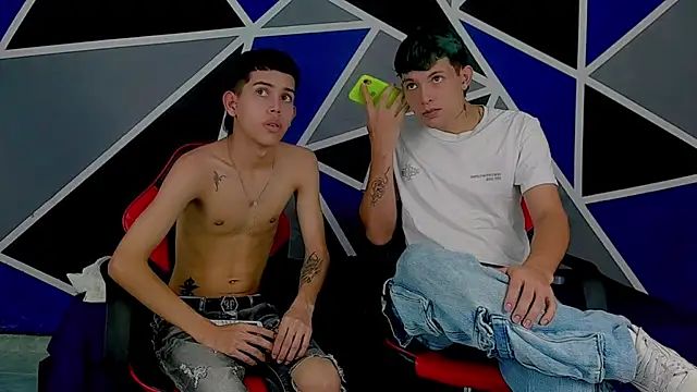 Snapshot of migueyalejo_teens chatting on 03.14.25 migueyalejo teens online show from 03.14.25