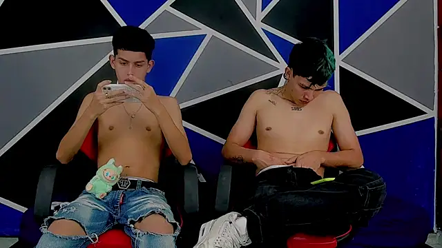 Snapshot of migueyalejo_teens chatting on 03.16.25 migueyalejo teens online show from 03.16.25