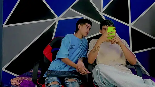 Snapshot of migueyalejo_teens chatting on 03.22.25 migueyalejo teens online show from 03.22.25