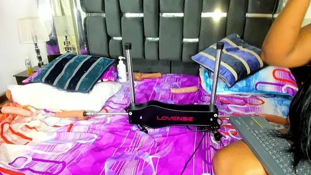 Duo ebony online show from 01.17.25