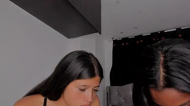 Snapshot of game_with_lesbians_ chatting on 02.01.25 game with lesbians online show from 02.01.25