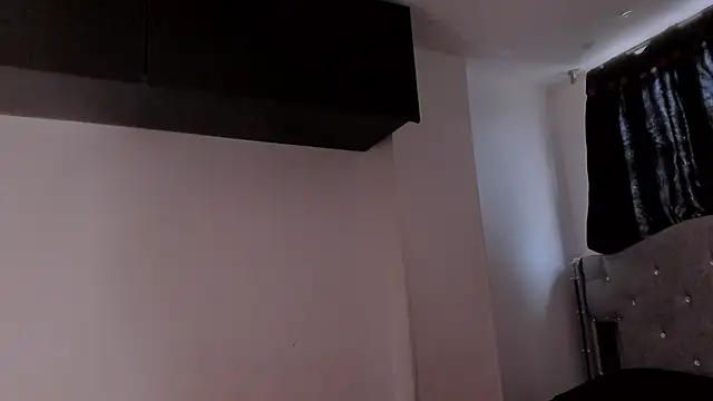 Snapshot of game_with_lesbians_ chatting on 02.11.25 game with lesbians online show from 02.11.25