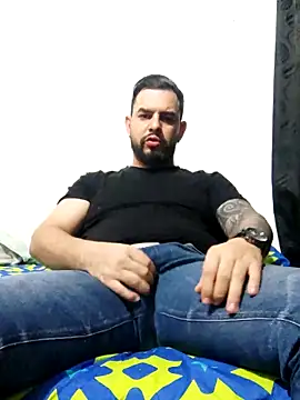 Snapshot of Ethan_Castellano chatting on 12.16.24 Ethan Castellano online show from 12.16.24