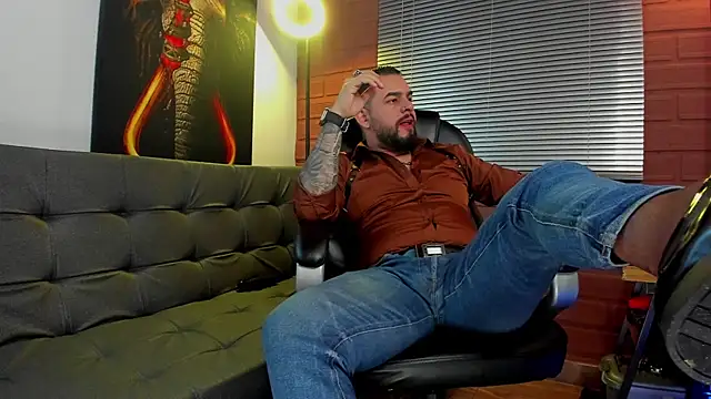 Snapshot of Ethan_Castellano chatting on 01.07.25 Ethan Castellano online show from 01.07.25