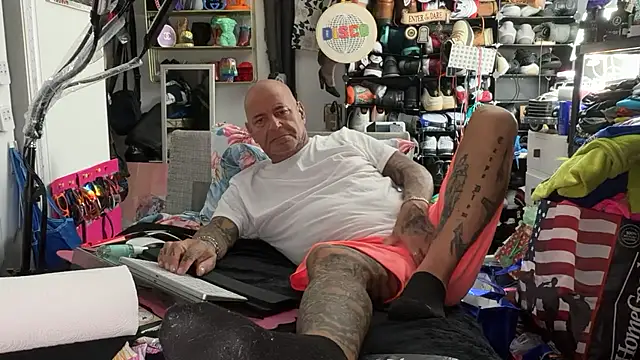 joeytatts66 online show from 06.17.26