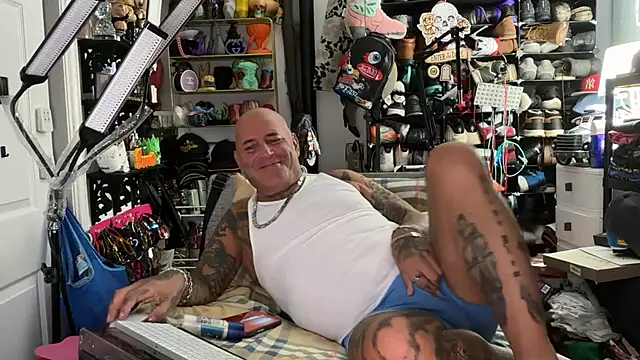 joeytatts66 online show from 07.16.26
