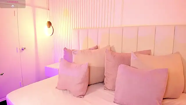 Snapshot of natali_henao chatting on 09.24.25 natali henao online show from 09.24.25