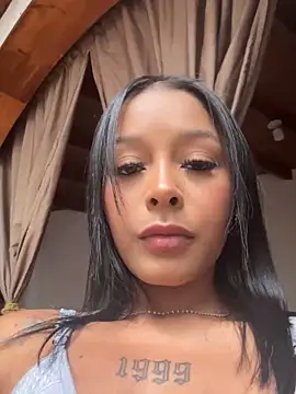 Snapshot of natali_henao chatting on 11.12.25 natali henao online show from 11.12.25