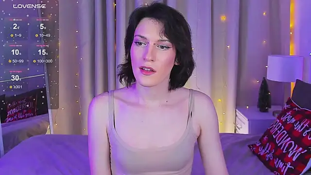 Snapshot of Kolette_Gray chatting on 12.19.24 Kolette Gray online show from 12.19.24